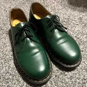 Smooth leather Dr. Martens Oxford like new size 9